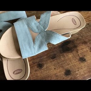 Comfy blue sandals
